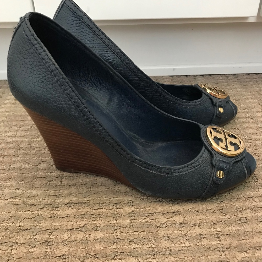 Tory Burch leather upper wedges 8.5